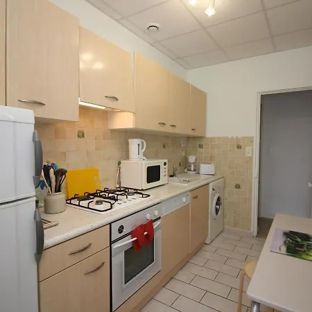 Apartment Lumineux T4, Proche Centre Et Thermes, - Fr-1-608-11 *